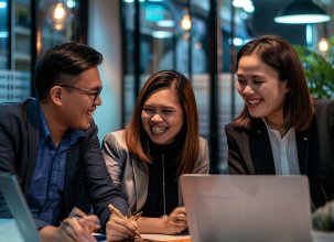 Experts Rating Video Bg